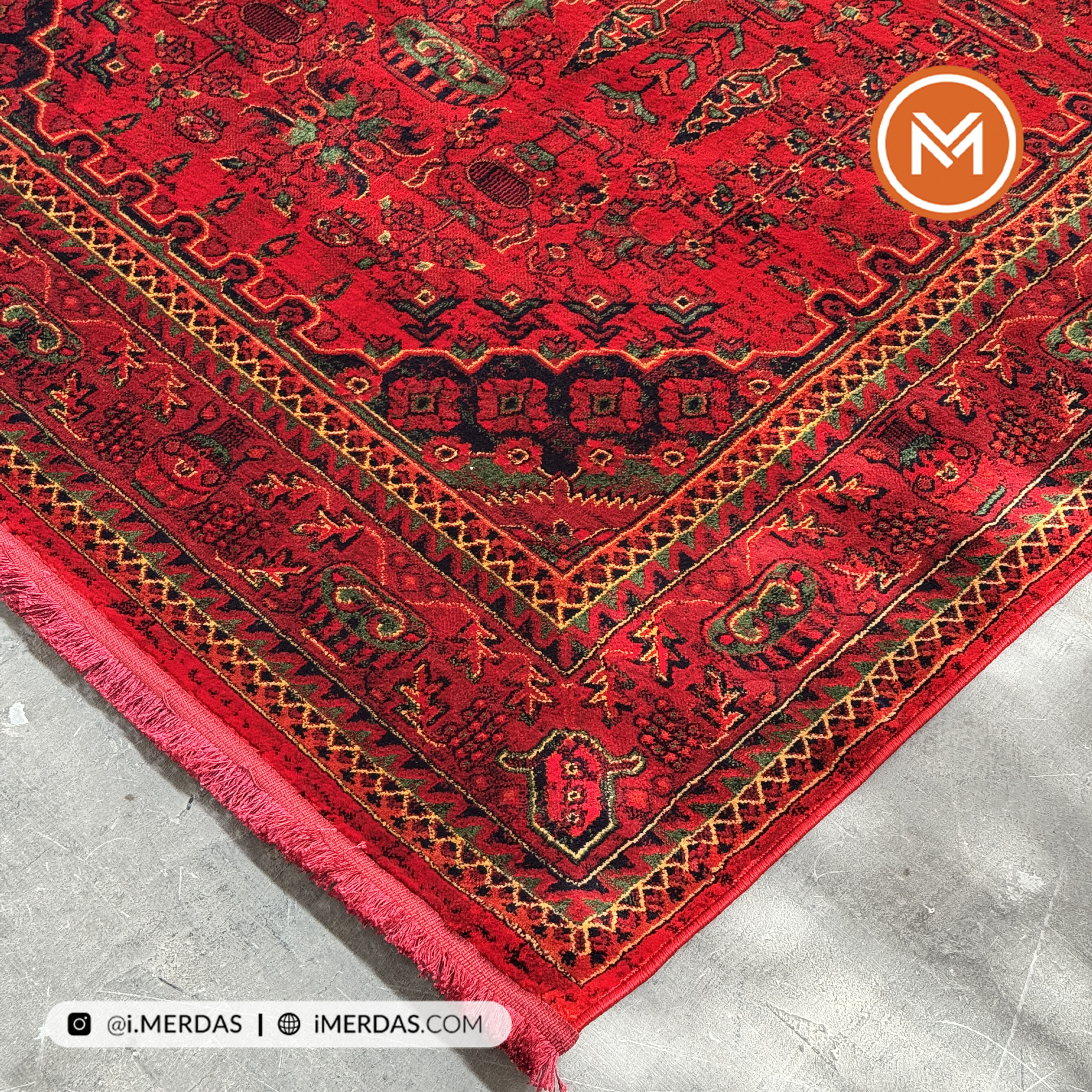 فرش گبه هرمس کد 6045 زمینه لاکی
